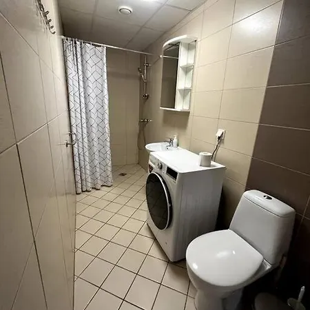 شقة Avar Ja Hubane Korter Rohealaga Karlovas *